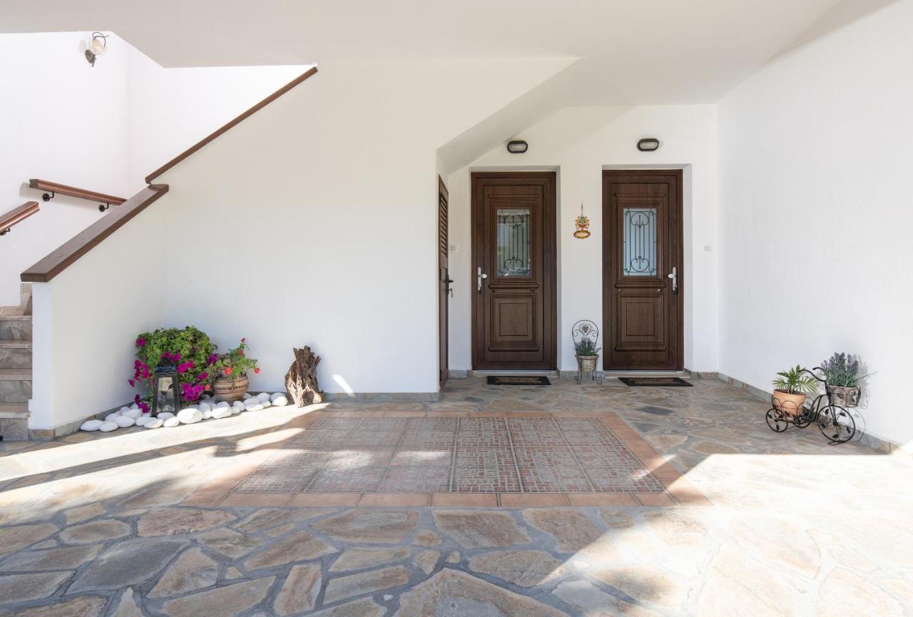 Xalonia Seaview Apartment Ayios Nikolaos Bagian luar foto